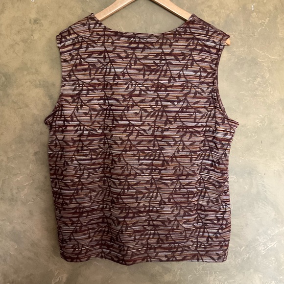 Tanjay Leaf Motif Striped Knit Tank Top - Picture 2 of 5